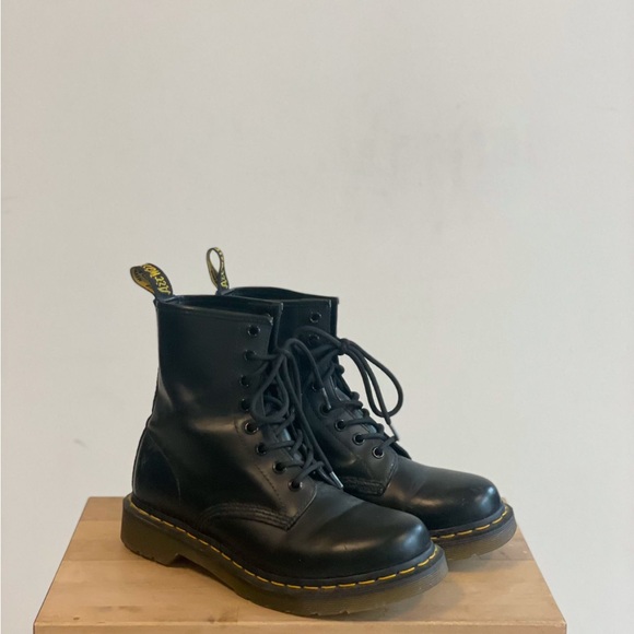 1460 Women’s Martens Boots USL7 UK5 - Picture 1 of 6